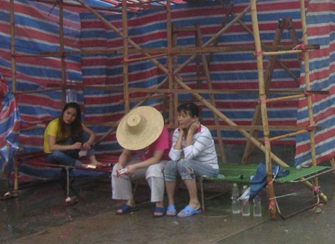 rainy bun festival